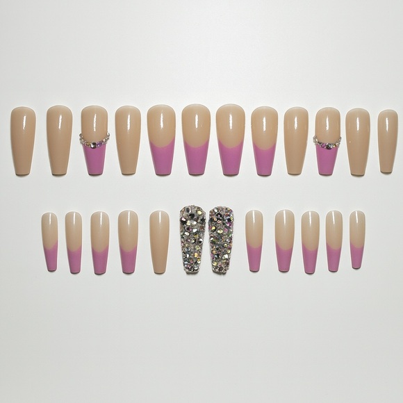 7 Piece Press-On Nails Kit - Picture 3 of 4